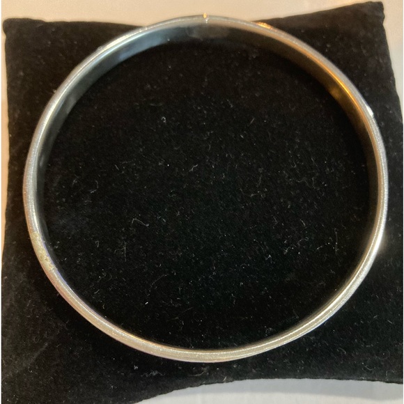 Art Deco Style Silver Tone and Pink Mother of Pearl Bangle Bracelet - Picture 6 of 6